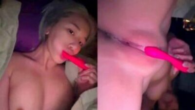 Mspuiyi playing with her vibrator